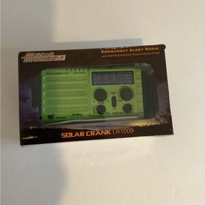 Solar Crank CR1009 Emergency Alert Radio Solar Powered AM/FM/SW/NOAA Weather